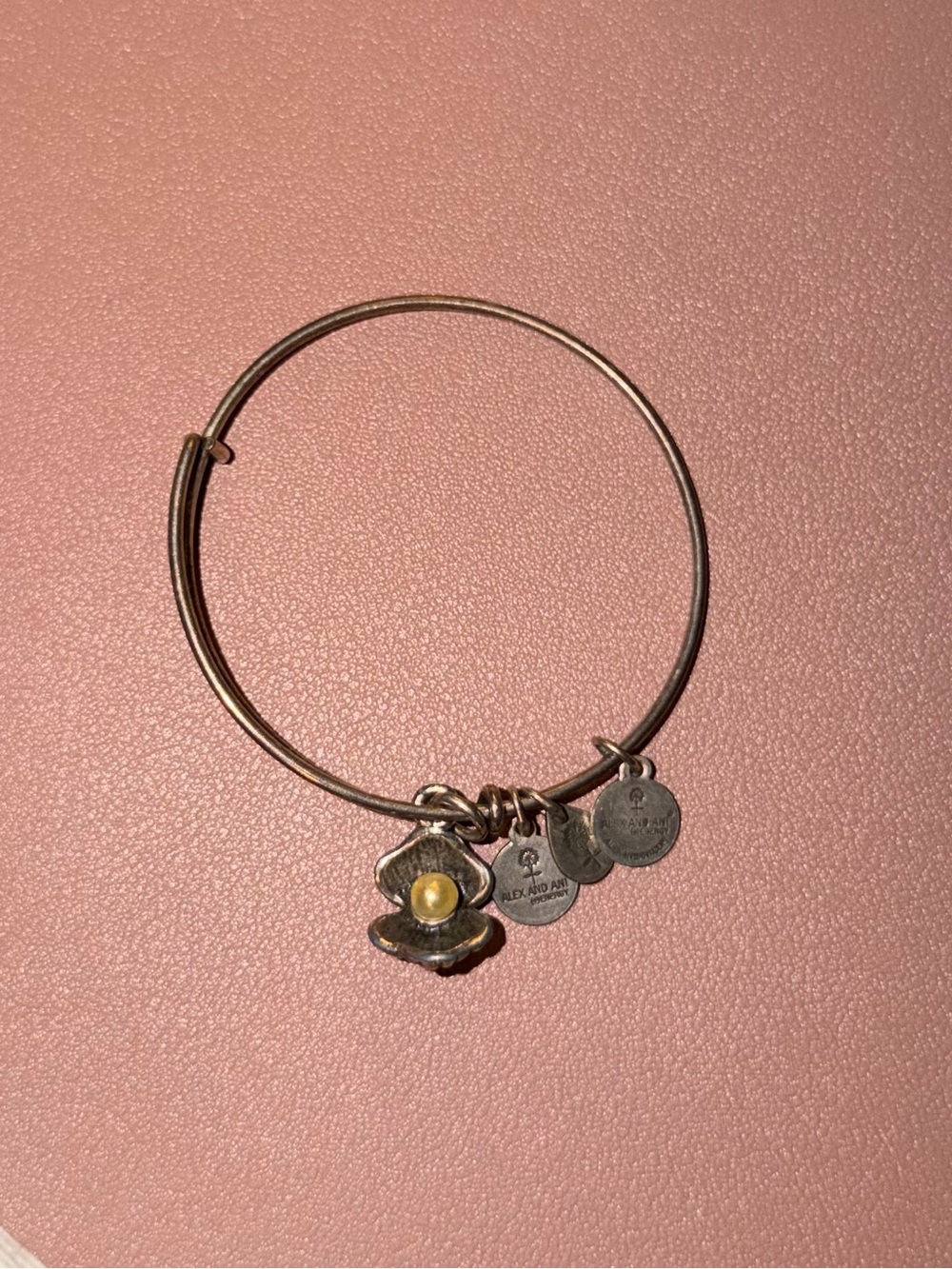 Alex and Ani Oyster Pearl Charm Expandable Wire Bangle Bracelet Rafaelian Silver